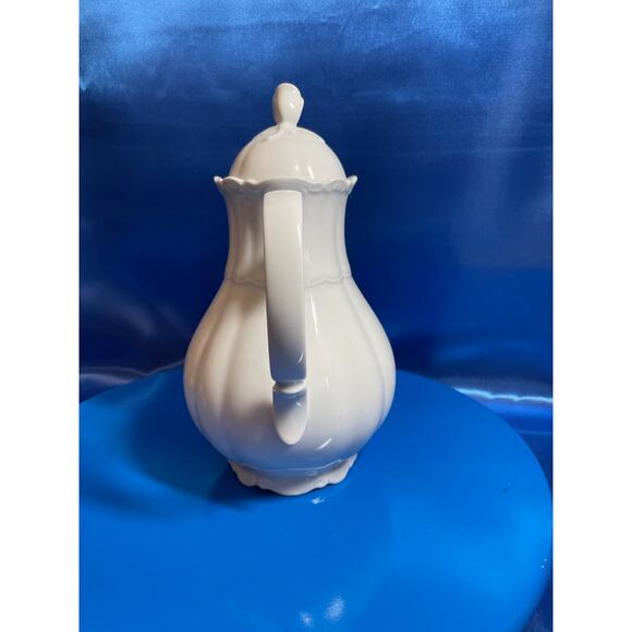 Vintage White Porcelain Mitterteich Bavatia Germany Teapot and Creamer - Picture 3 of 10